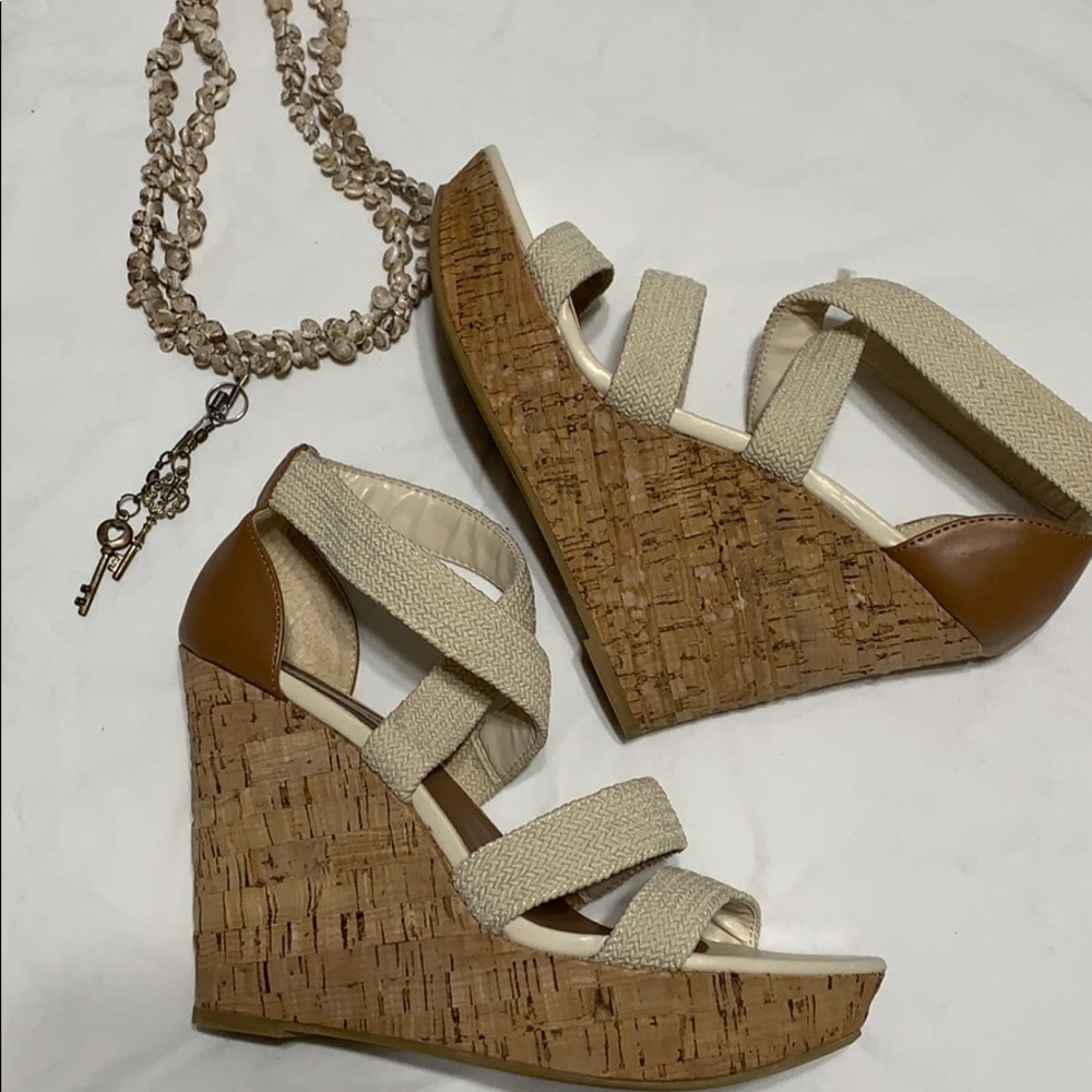 Steve Madden platform wedge sandals! size 8.5 - Picture 1 of 7
